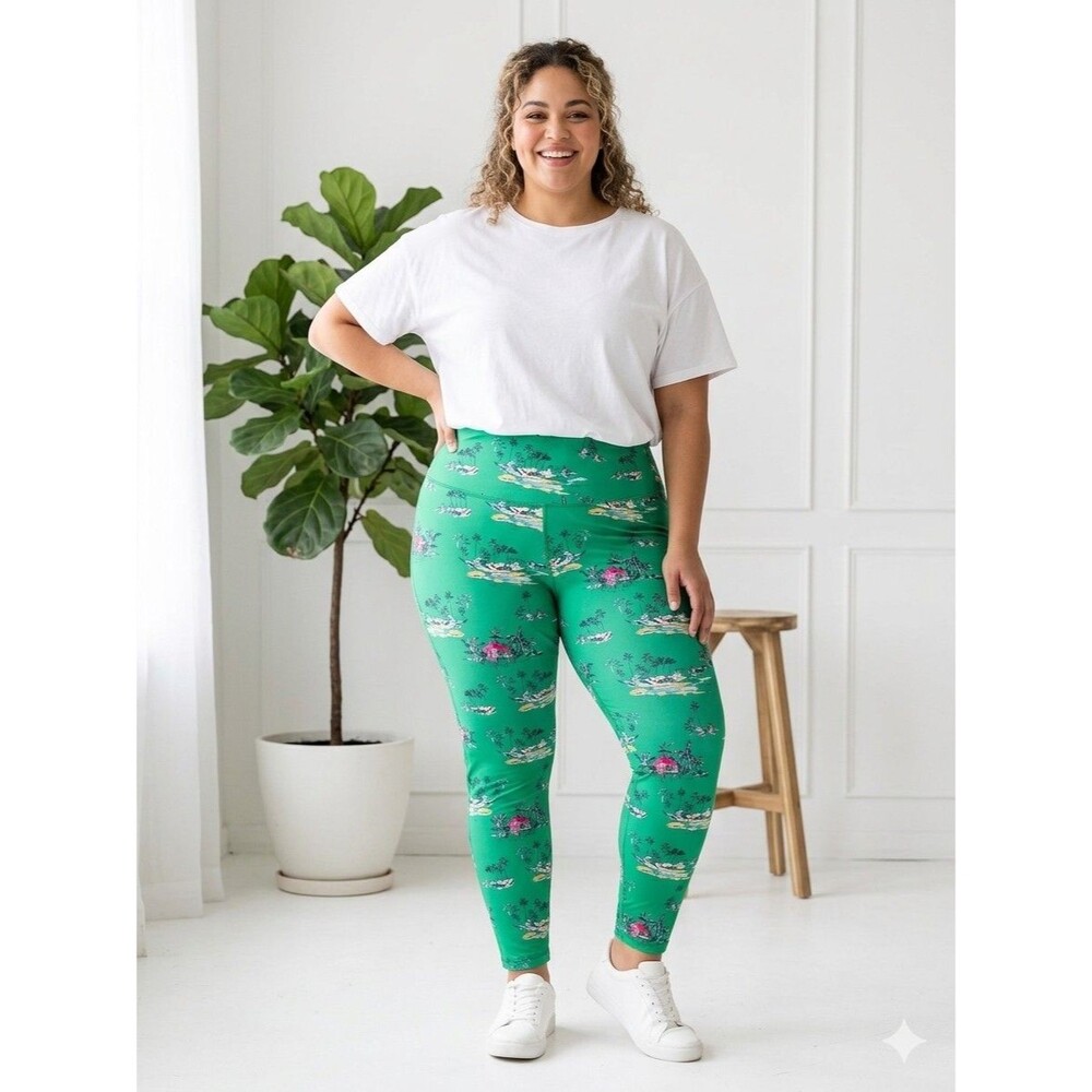 CROWN & IVY  Womens  Leggings green XL  tropical beach house  Elastic Waist